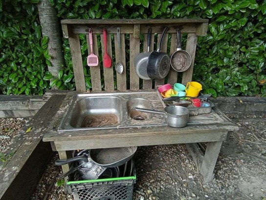 Mud kitchen.jpg